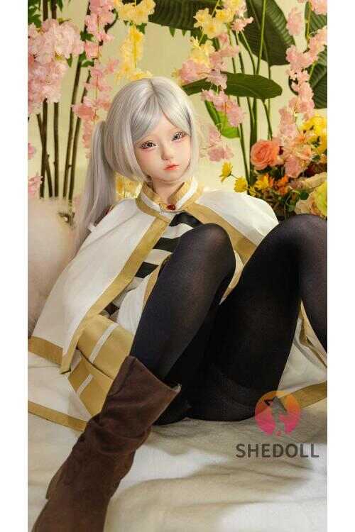 SHEDOLL エリン 145cm｜Gカップ｜フリーレン コスプレ｜銀髪ツインテール+魔法杖｜発熱可動ボディ｜アニメ巨乳同棲人形